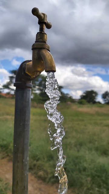 tap, running water, faucet, flow, flowing, liquid, pipe, water, metal, nature, clean water
